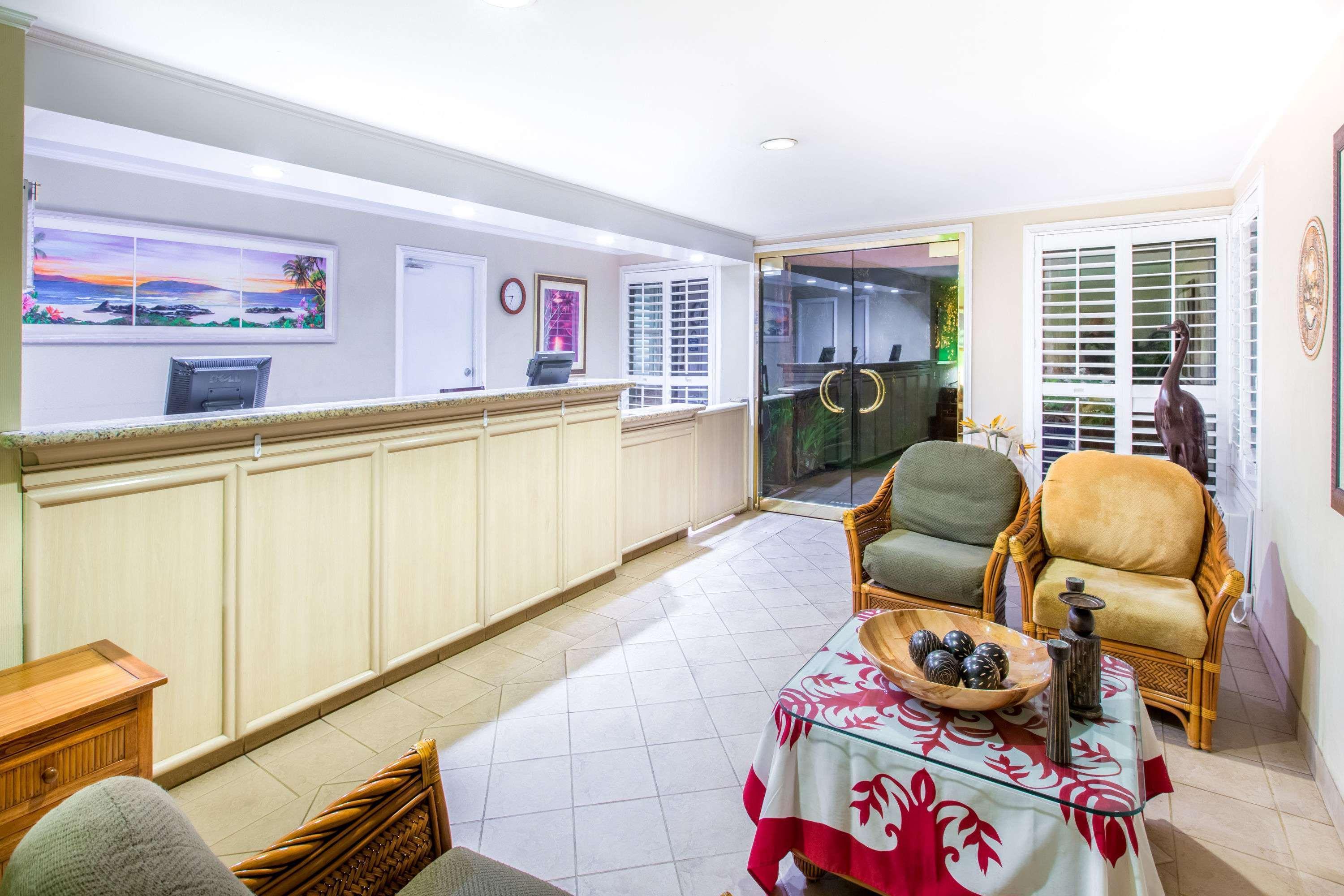 Days Inn By Wyndham Maui Oceanfront Уэйлея Экстерьер фото