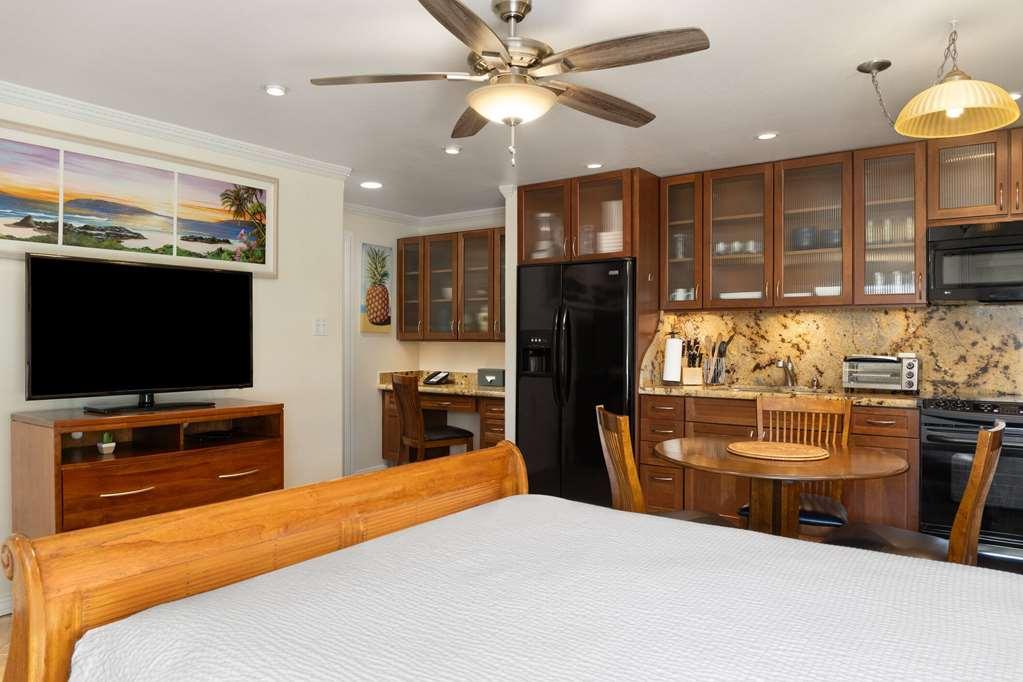 Days Inn By Wyndham Maui Oceanfront Уэйлея Номер фото