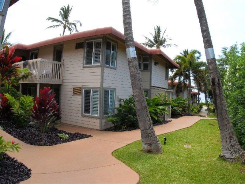 Days Inn By Wyndham Maui Oceanfront Уэйлея Экстерьер фото